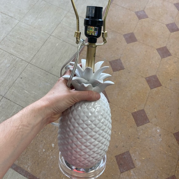 Pineapple lamp base